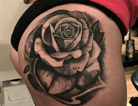 tatuajes sexy en la nalga|Tattoos en nalga